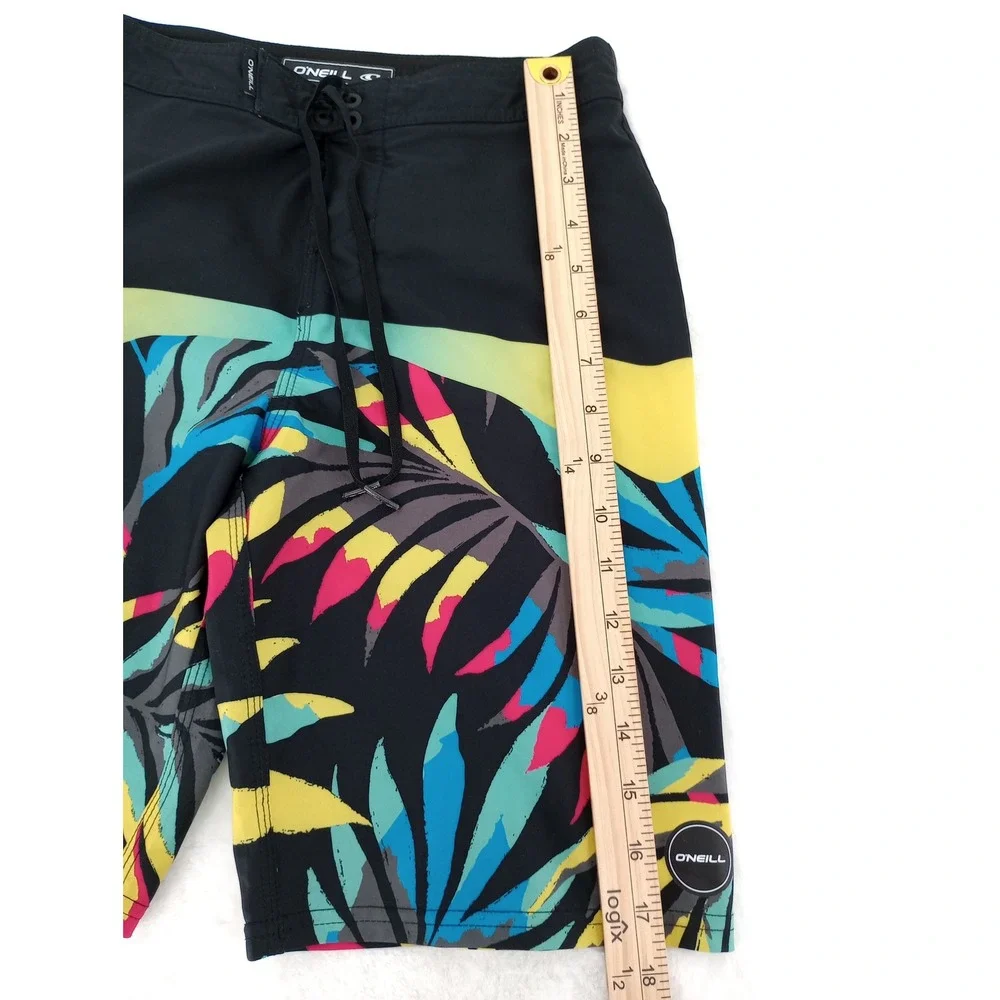O'Neill Hyperfreak Board Shorts Boys Size 26 Black Tropical Print‎ Swim Trunks